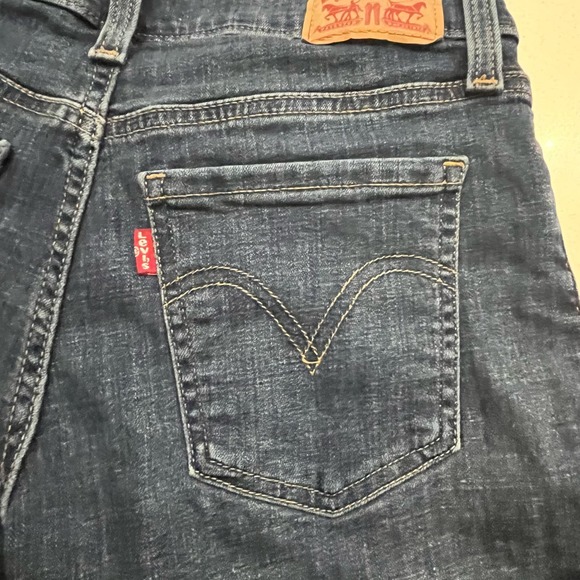 Levi’s Women’s 26 Mid Length Blue Shorts Jean Denim - Picture 3 of 11